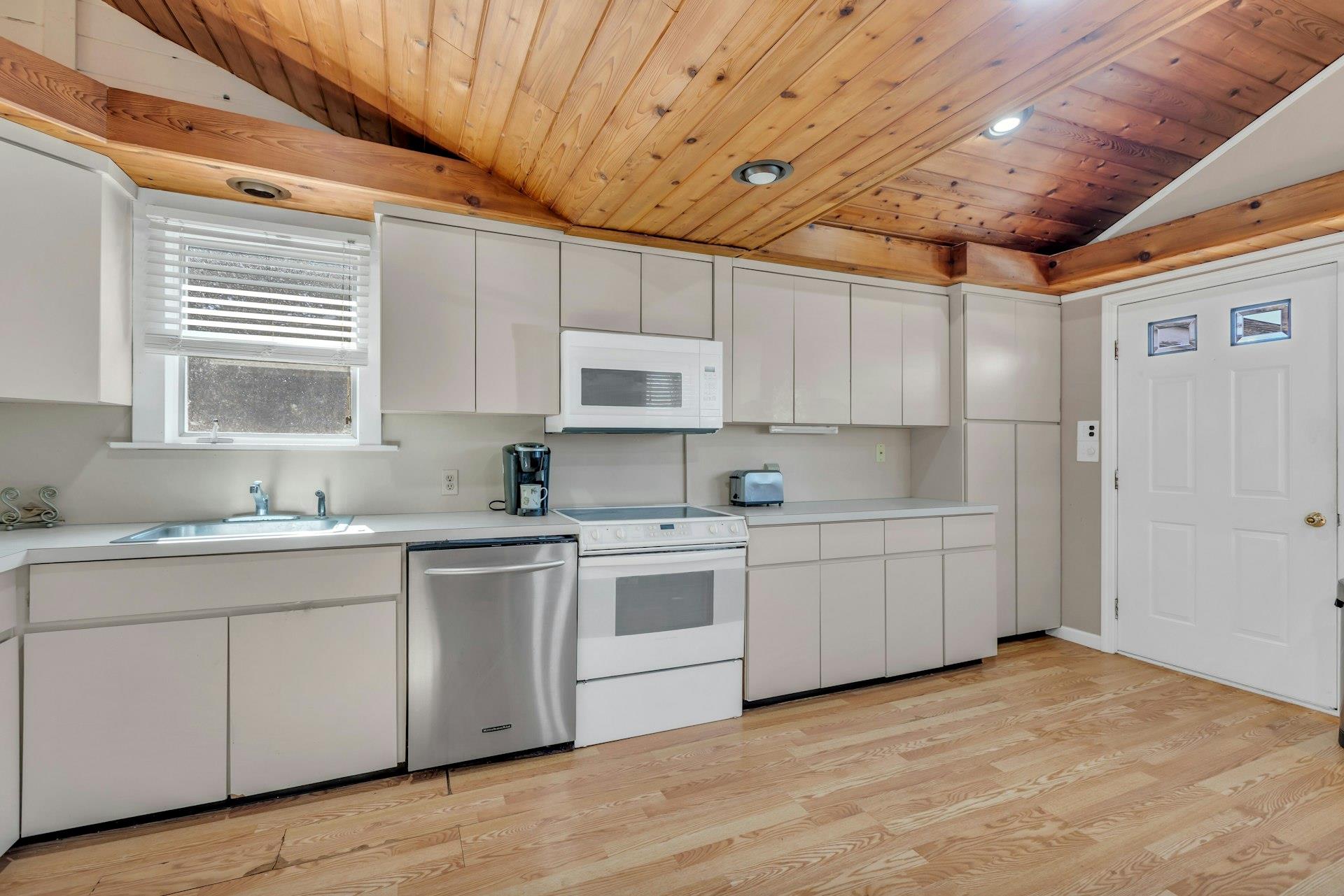 2 Elgin Place, East Patchogue, New York image 11
