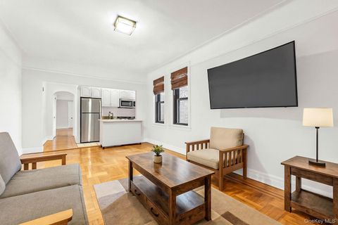 Photo of 76-66 Austin Street #6F, Forest Hills, NY 11375 (MLS # 929747)