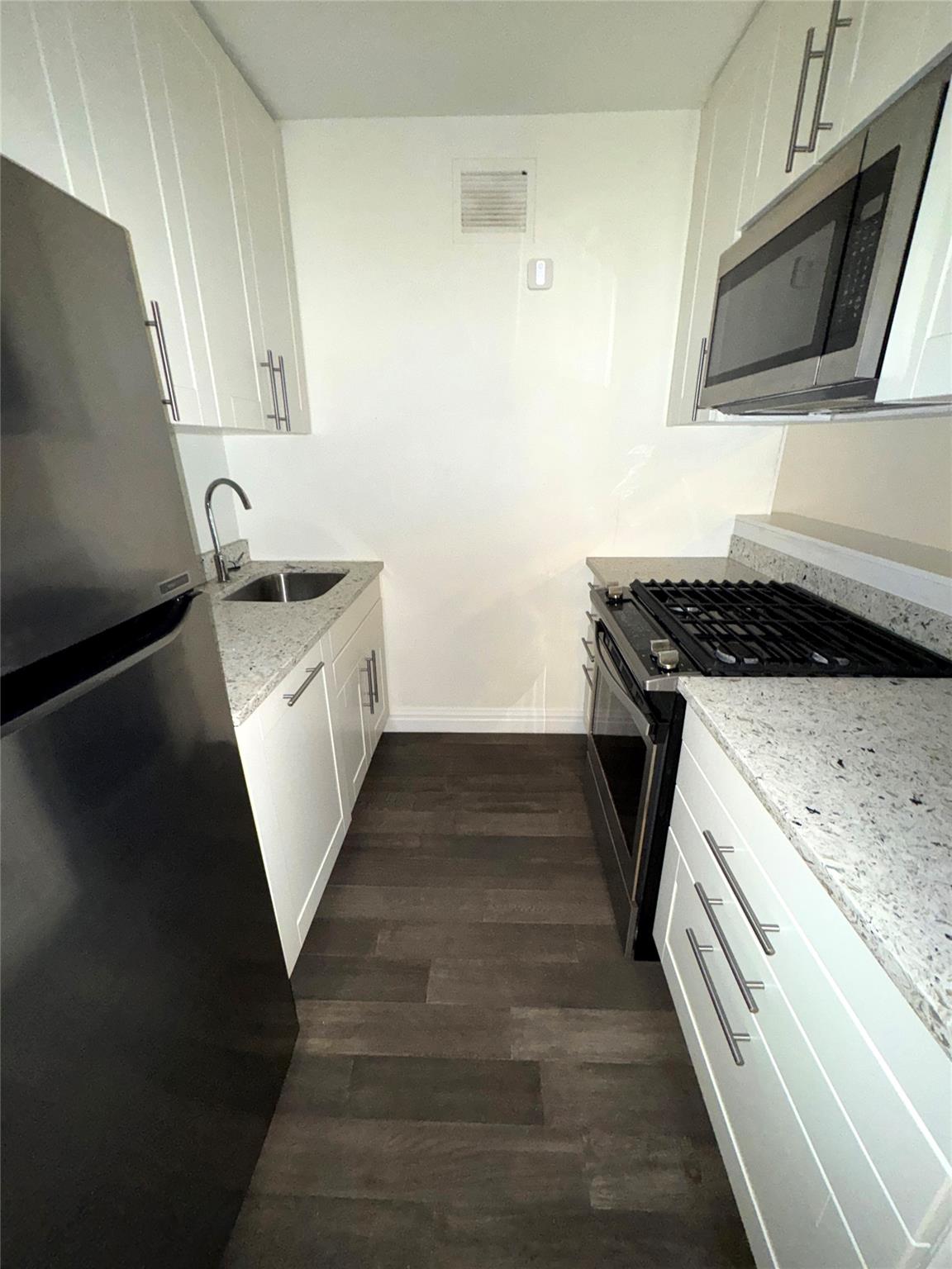 280 Rector Place 1G
