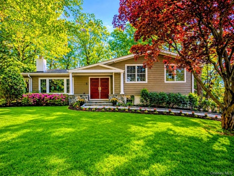 Homes For Sale - 5 Eaton Lane<br/> Scarsdale, NY 10583
