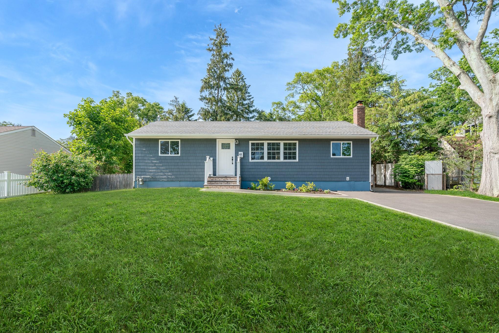 43 W Court Drive, Centereach, New York image 1