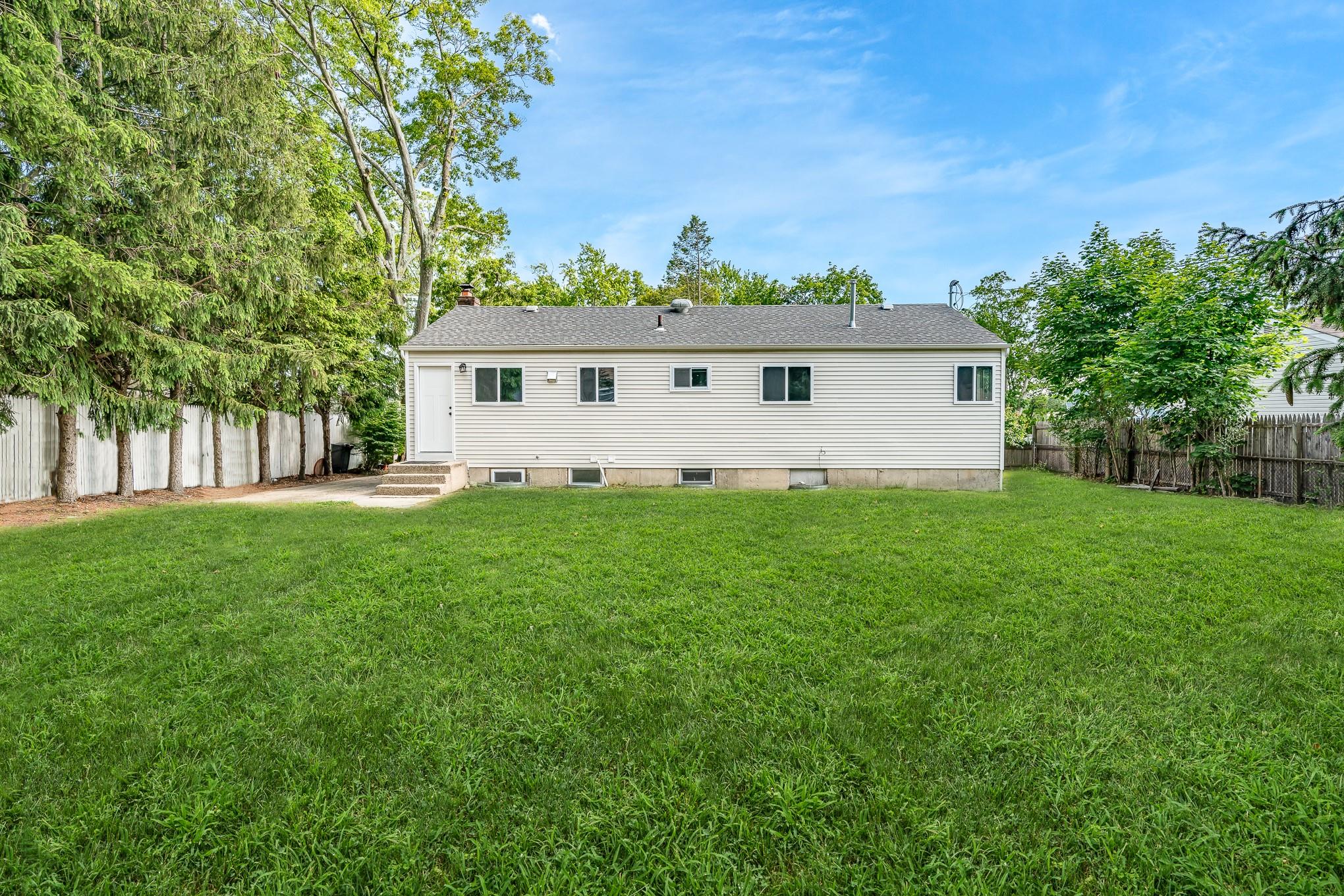43 W Court Drive, Centereach, New York image 8