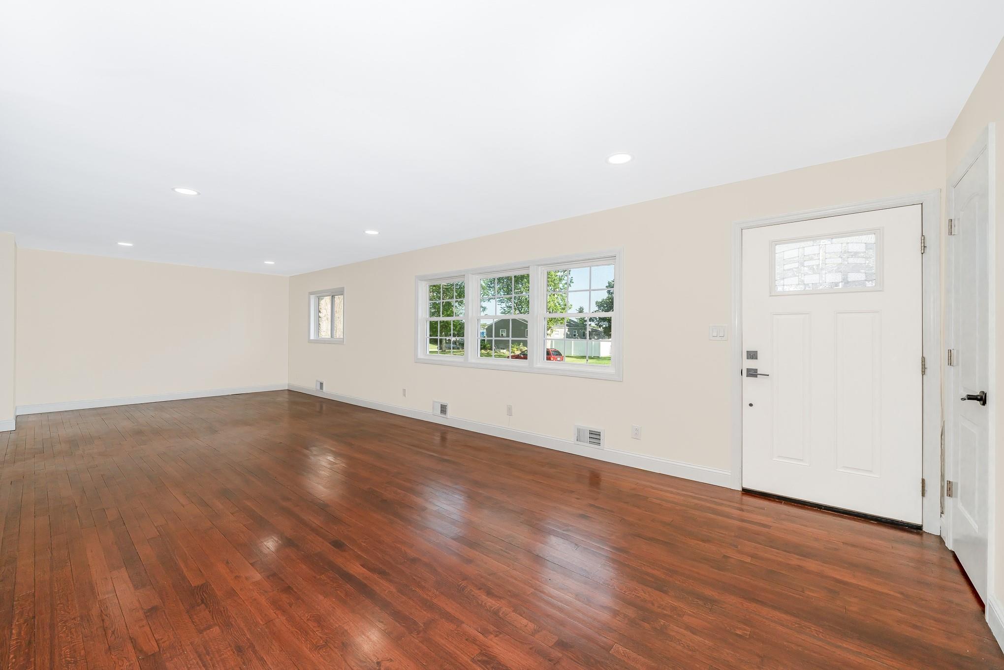 43 W Court Drive, Centereach, New York image 13