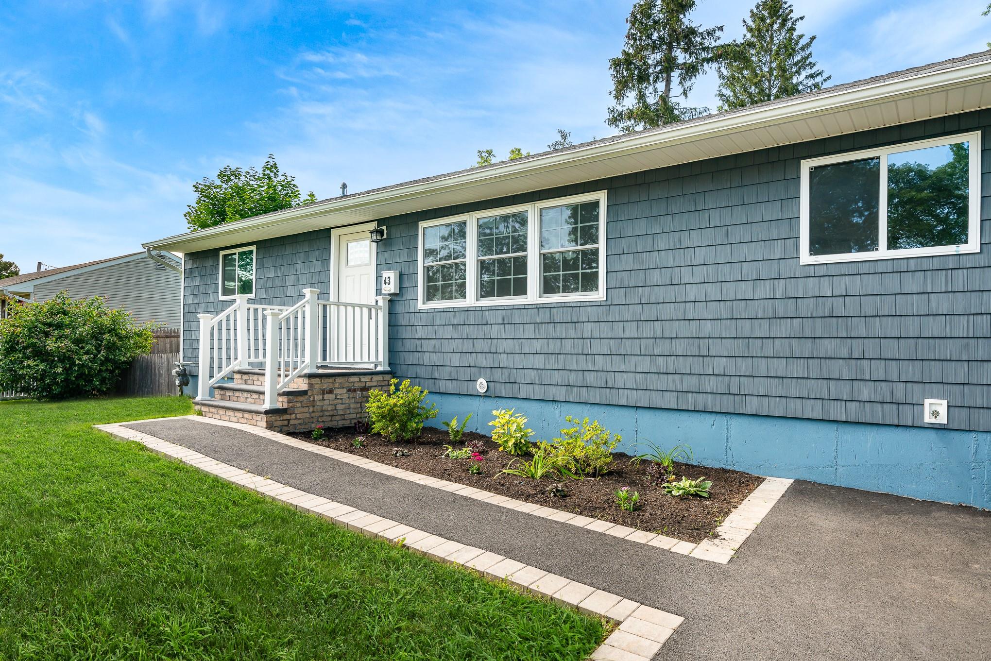43 W Court Drive, Centereach, New York image 6