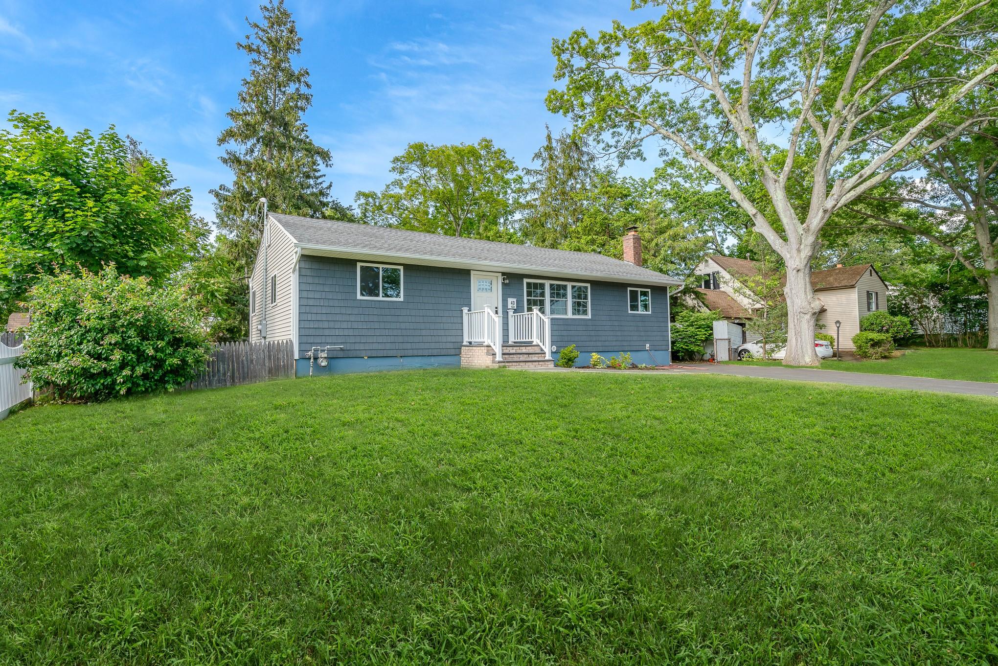 43 W Court Drive, Centereach, New York image 2