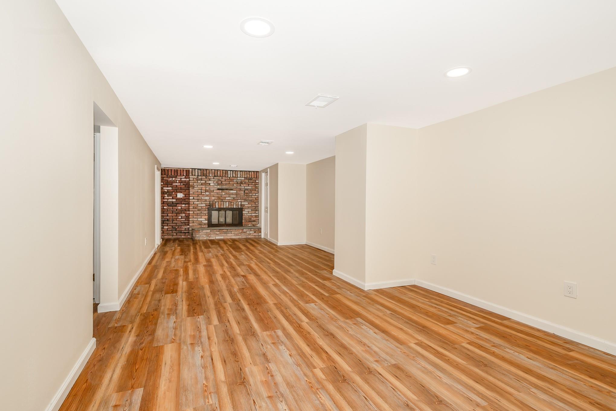 43 W Court Drive, Centereach, New York image 23