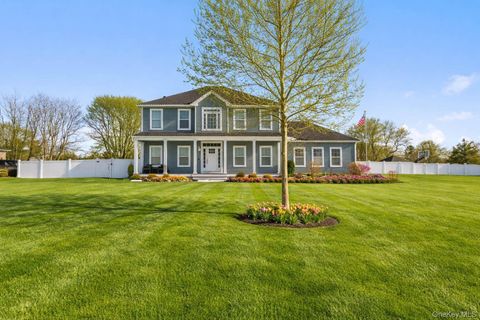 Homes For Sale - 3 Manor Court<br/> Mount Sinai, NY 11766