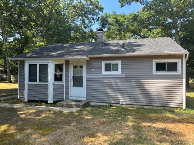 Photo of 427 Doctors Path, Riverhead, NY 11901 (MLS # 1024096)