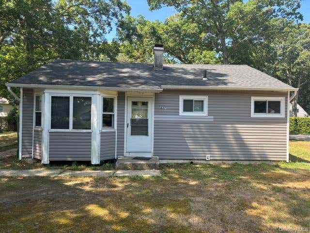 Photo of 427 Doctors Path, Riverhead, NY 11901 (MLS # 1024096)