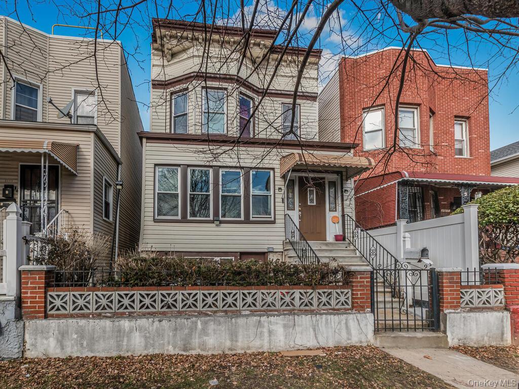 2215 Bruckner Boulevard