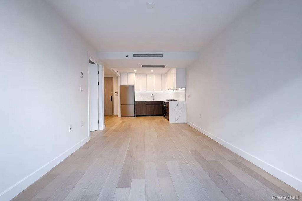 Photo of 14449 Northern Boulevard #324, Flushing, NY 11354 (MLS # 958154)