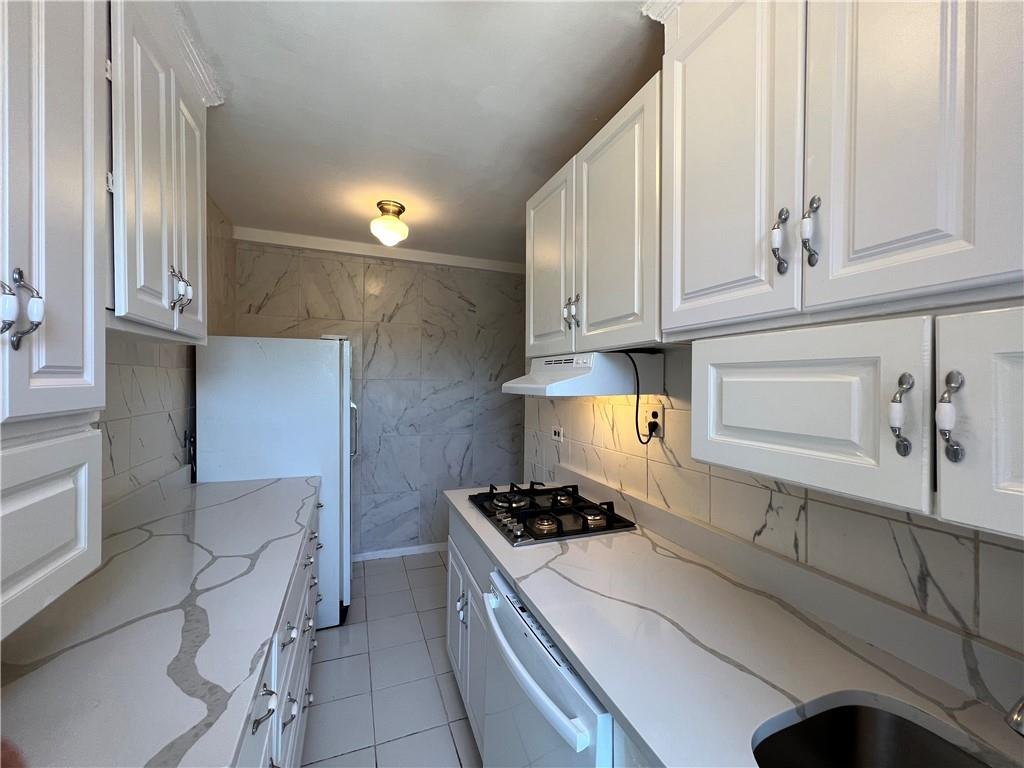 Property for Sale at Garth Road 1 P, Scarsdale, New York - Bedrooms: 2 
Bathrooms: 1 
Rooms: 4  - $299,000