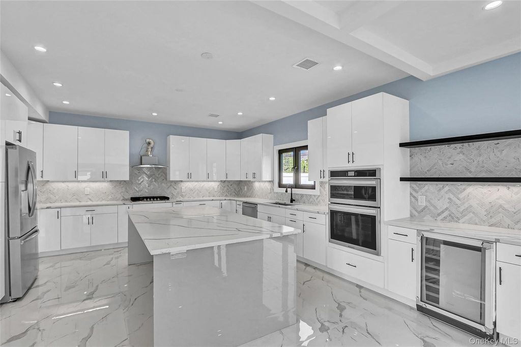 Photo of 557 Knoll Court, Seaford, NY 11783 (MLS # 982568)