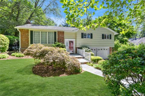 Photo of 6 Primrose Lane, Huntington, NY 11743 (MLS # 1023983)