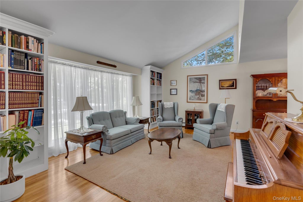 Photo of 6 Primrose Lane, Huntington, NY 11743 (MLS # 1023983)