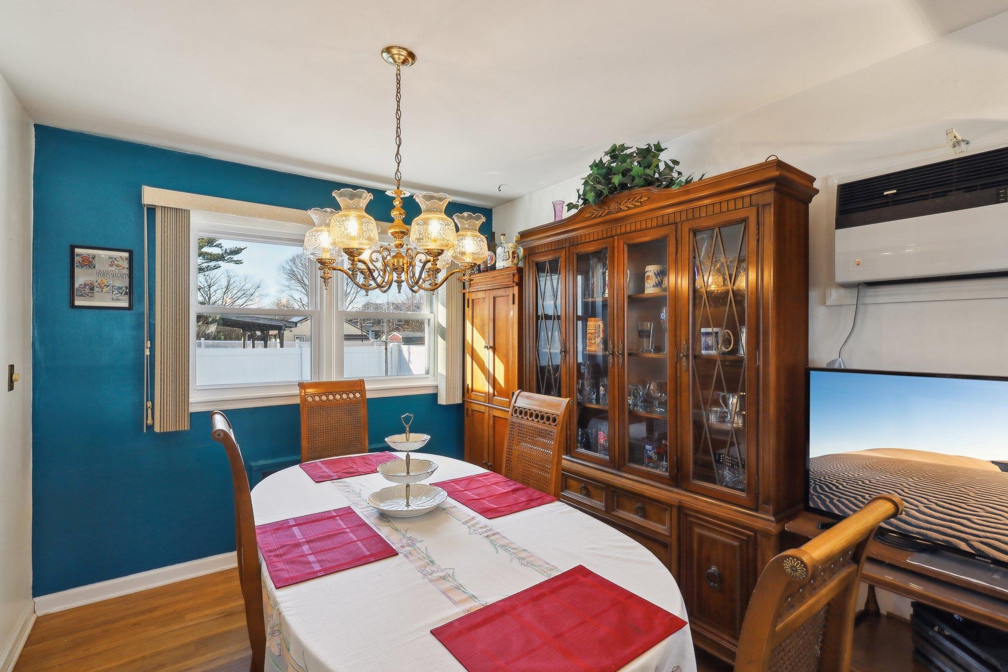43 S Oakdale Avenue, Bethpage, New York image 9