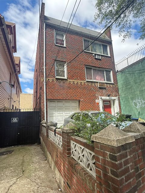 40-06 95 Street Elmhurst NY 11373