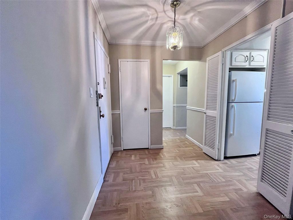 Photo of 60 Hempstead Avenue #1J, Lynbrook, NY 11563 (MLS # 959078)