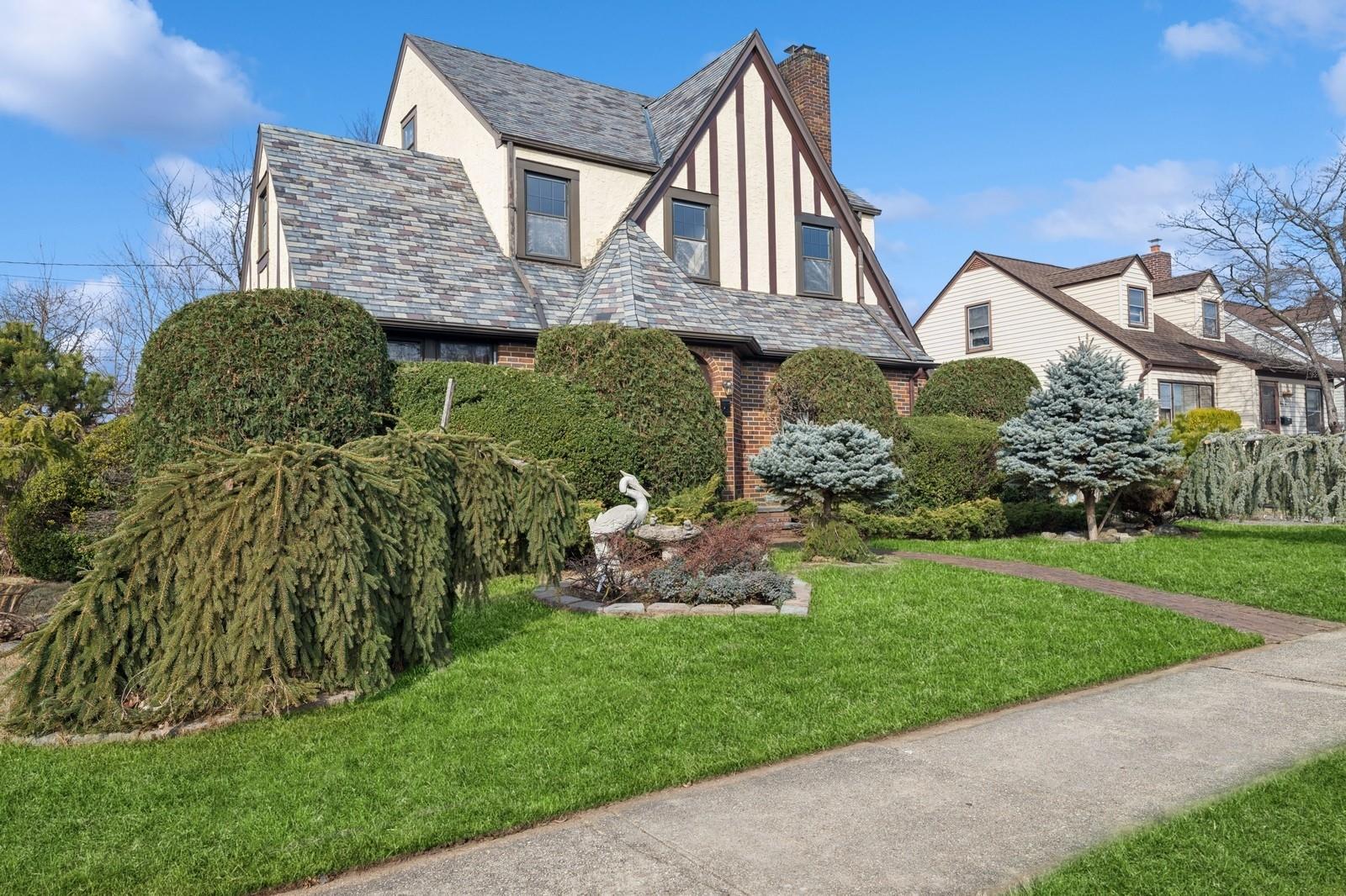 70 Sycamore Street, Hempstead, New York image 6