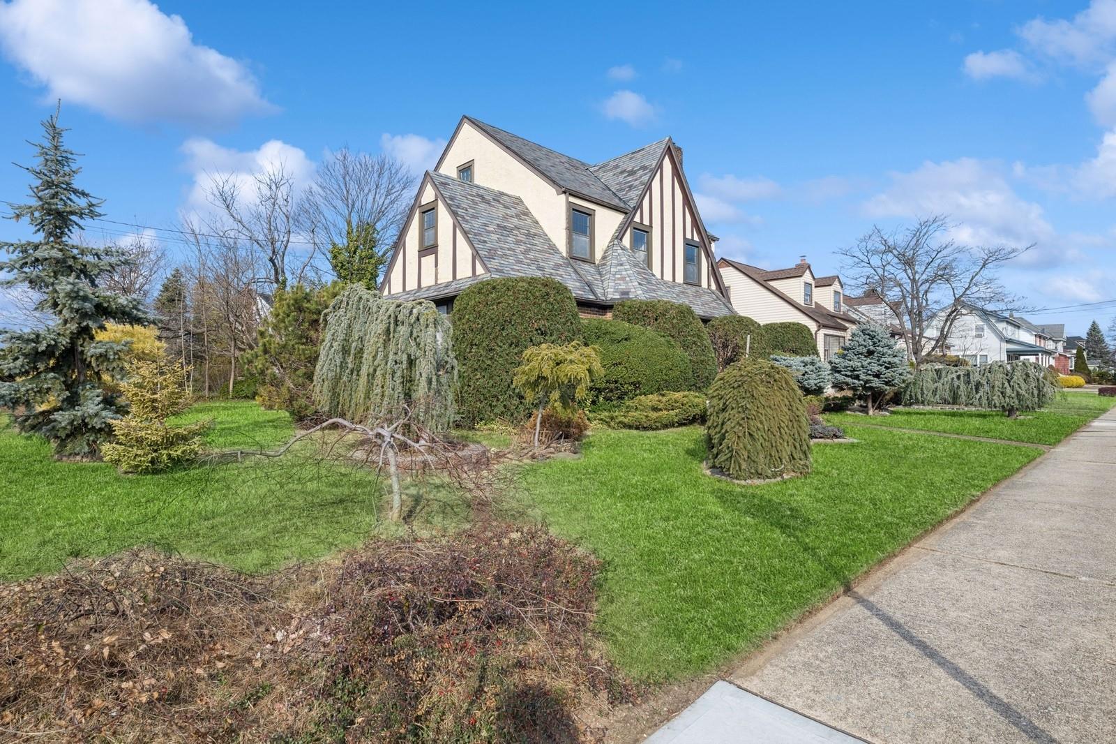 70 Sycamore Street, Hempstead, New York image 34