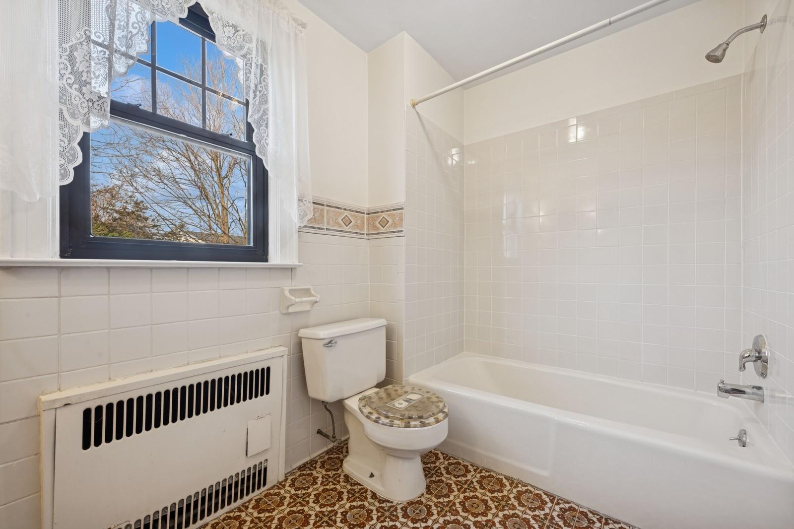 70 Sycamore Street, Hempstead, New York image 28