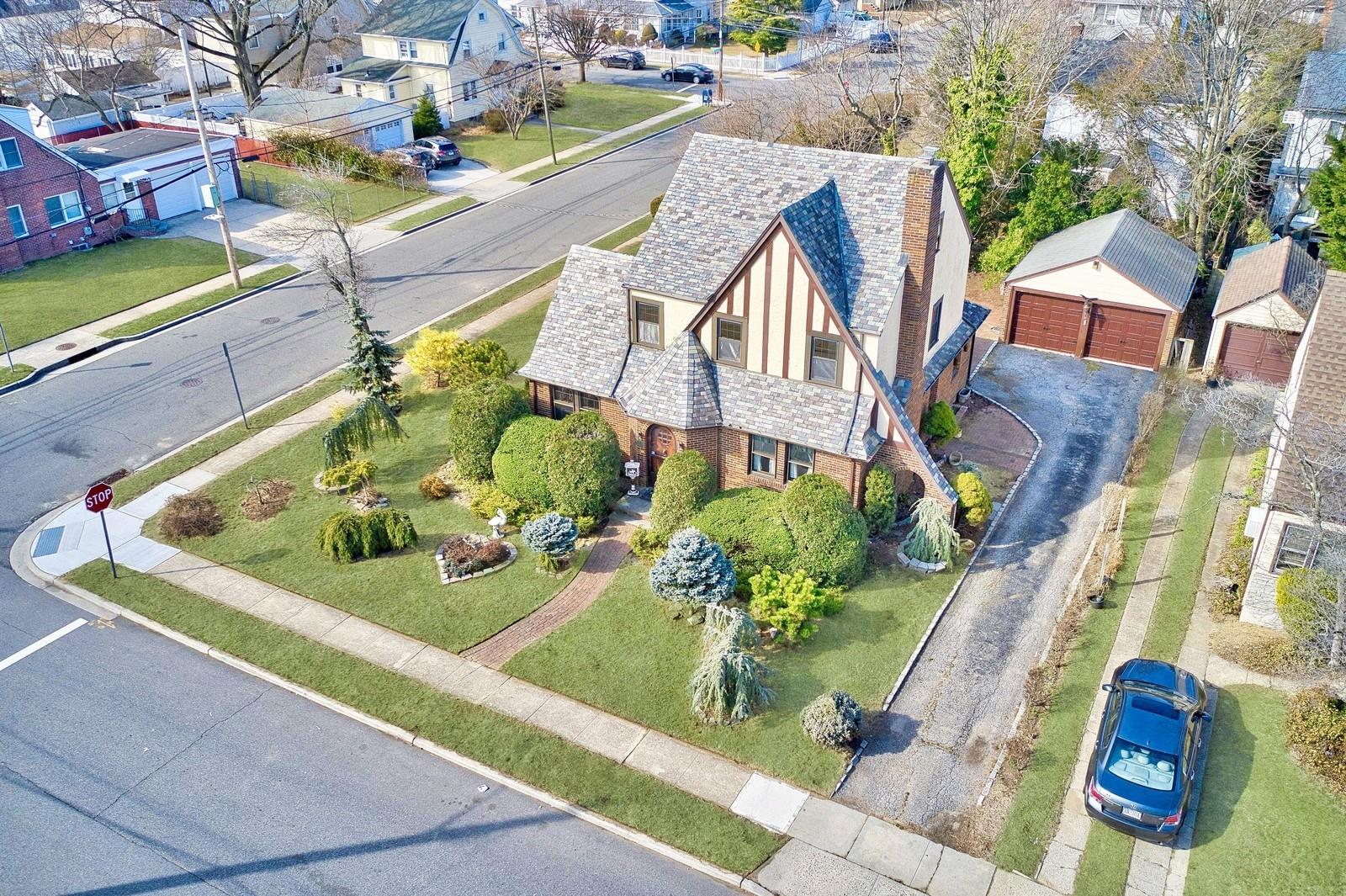 70 Sycamore Street, Hempstead, New York image 2