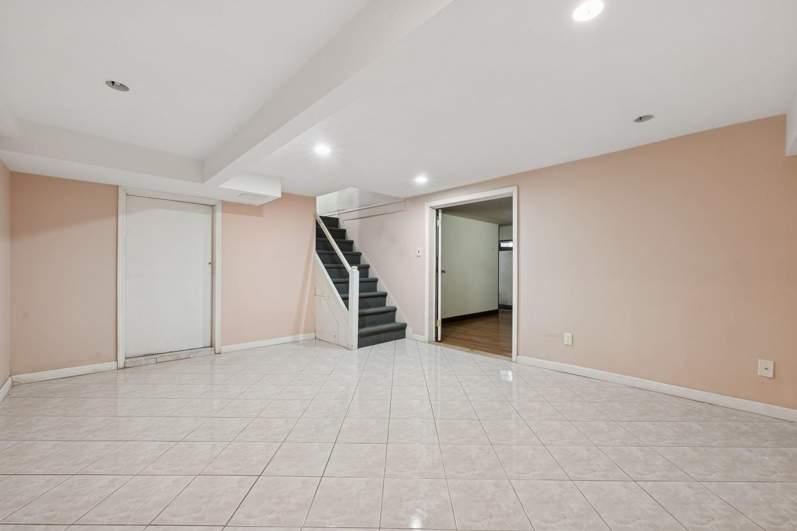70 Sycamore Street, Hempstead, New York image 32
