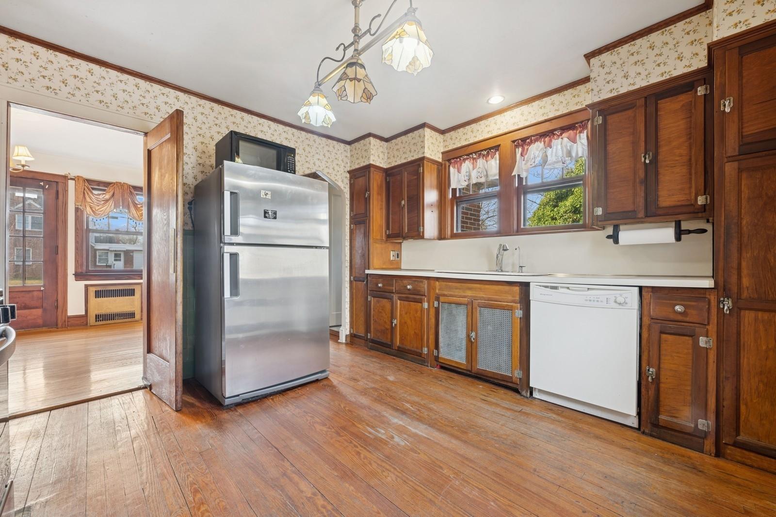 70 Sycamore Street, Hempstead, New York image 18