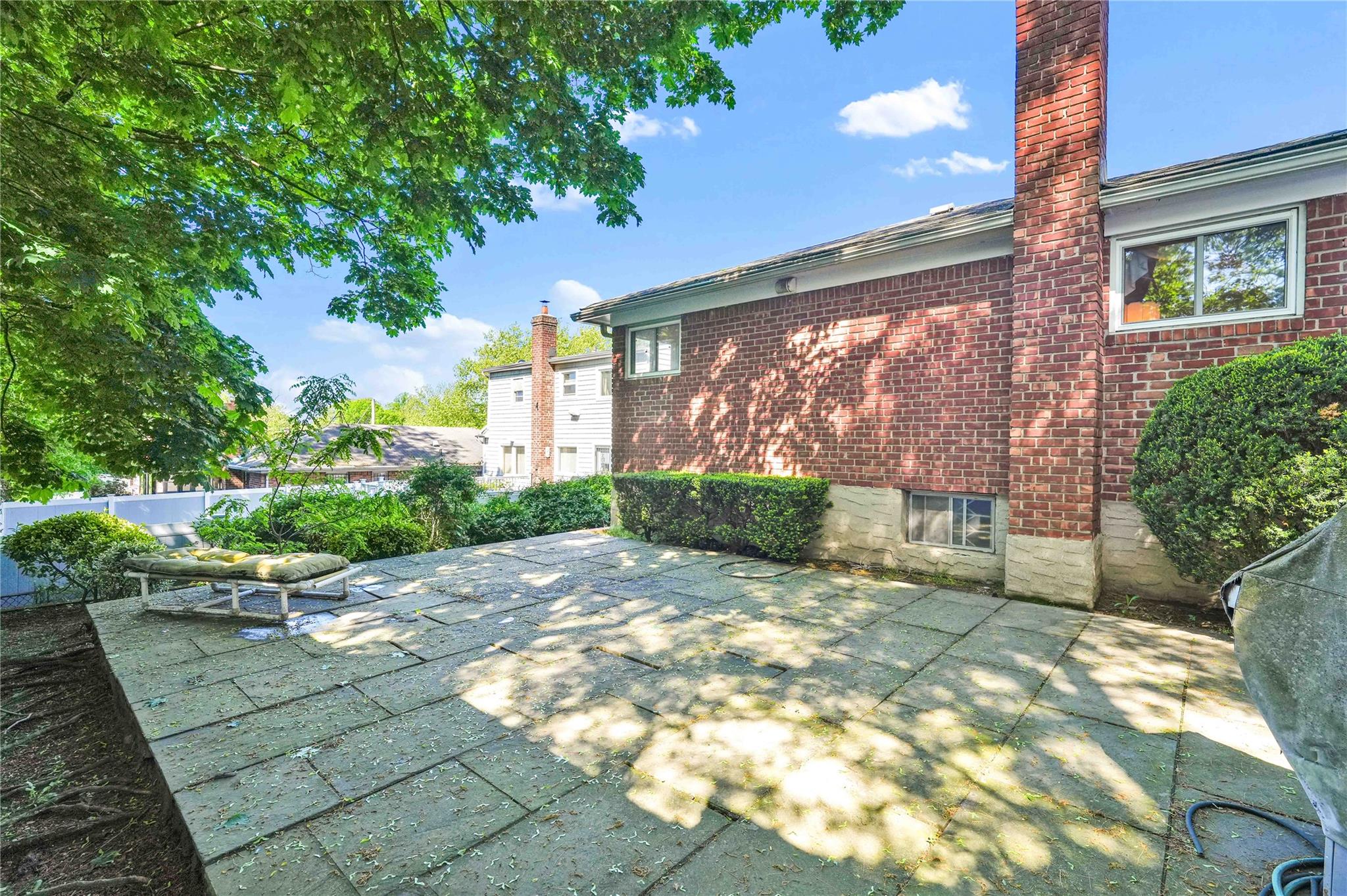 242-18 54th Avenue, Little Neck, New York image 21