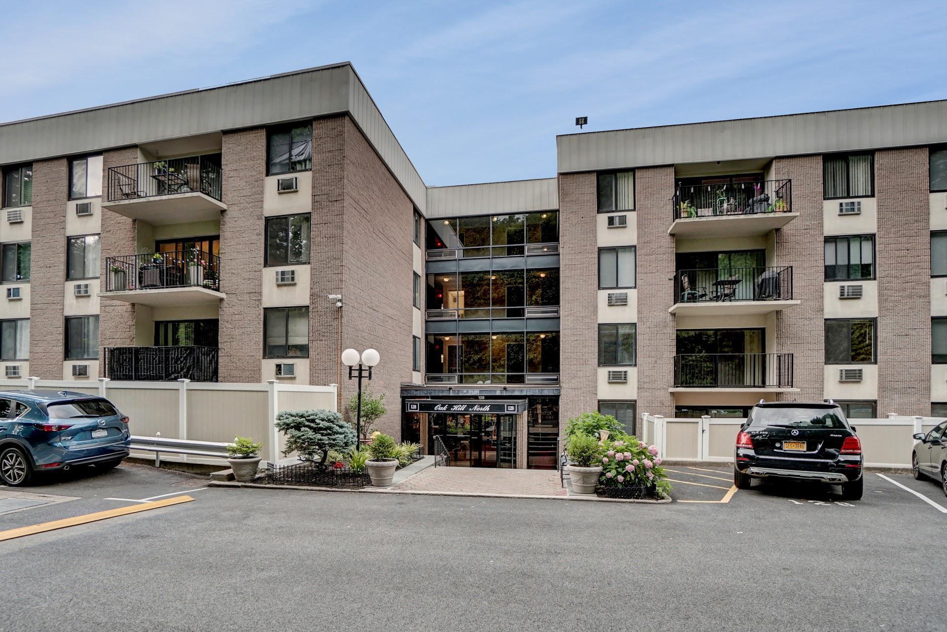 128 Colonial Parkway 3E