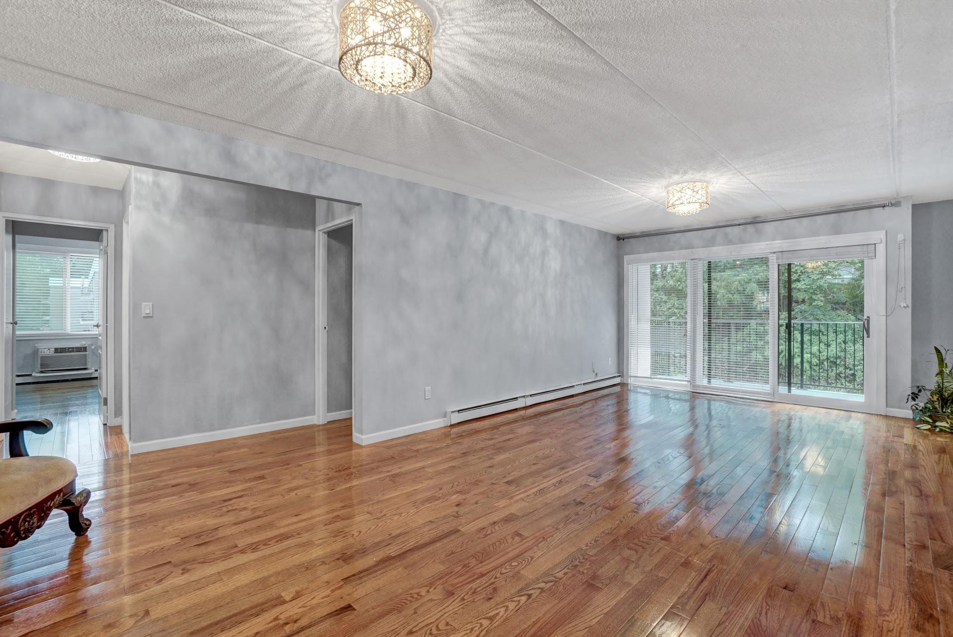 128 Colonial Parkway 3E