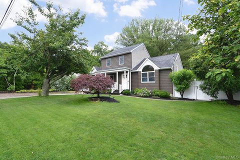Homes For Sale - 19 Fountain Road<br/> Rocky Point, NY 11778