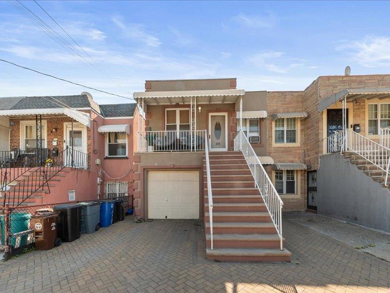 Revere Avenue, Bronx, New York - 3 Bedrooms  
2 Bathrooms - 
