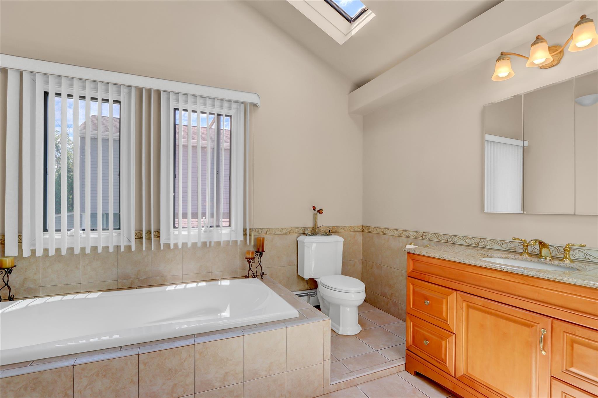 32 Santapogue Drive, Lindenhurst, New York image 13