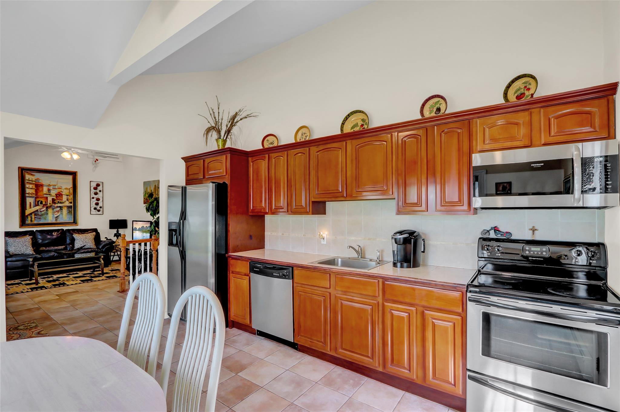 32 Santapogue Drive, Lindenhurst, New York image 9