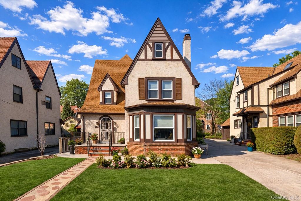 Photo of 70-51 Juno Street, Forest Hills, NY 11375 (MLS # 967614)