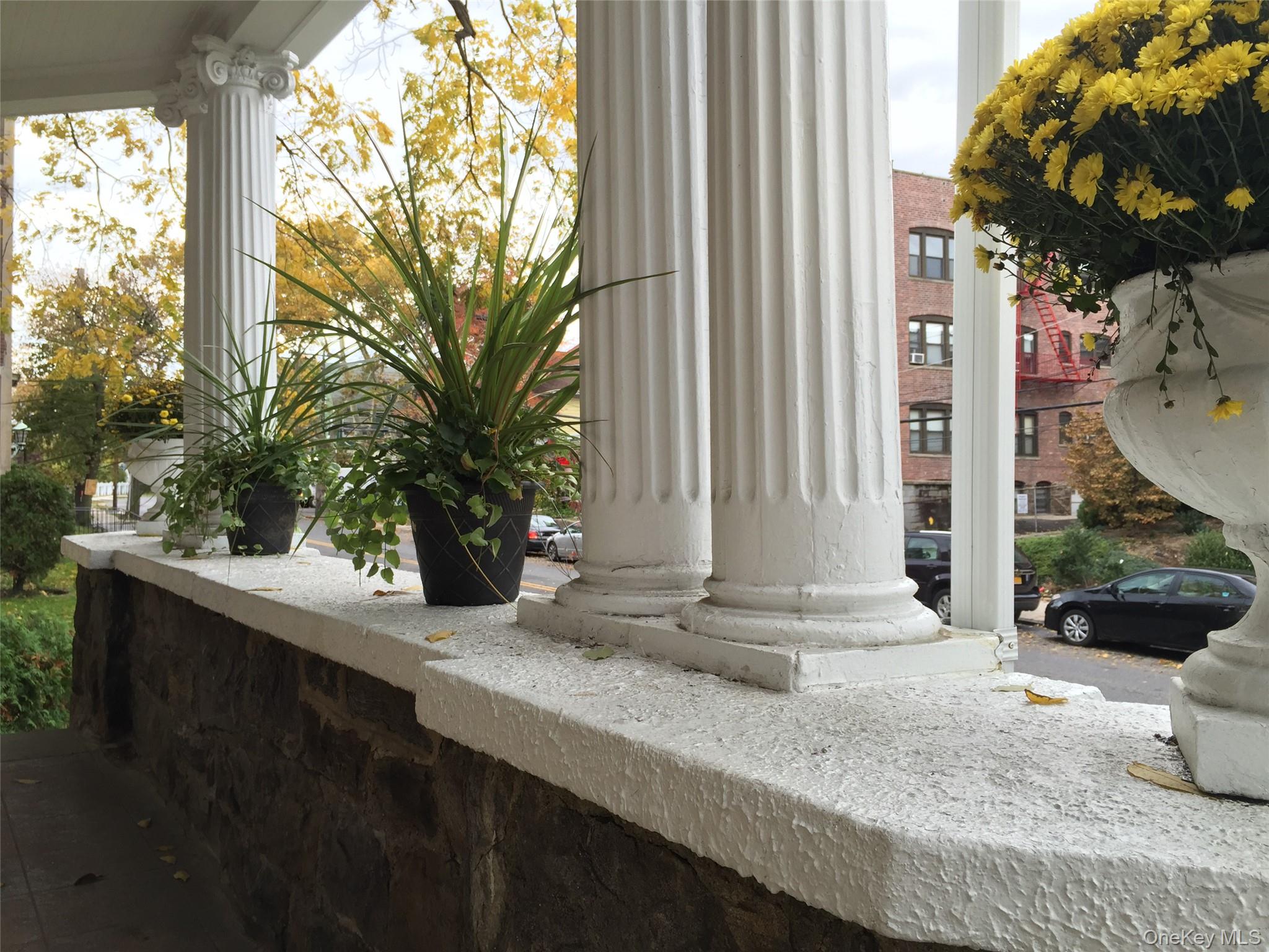 26 Coligni Avenue 1-2