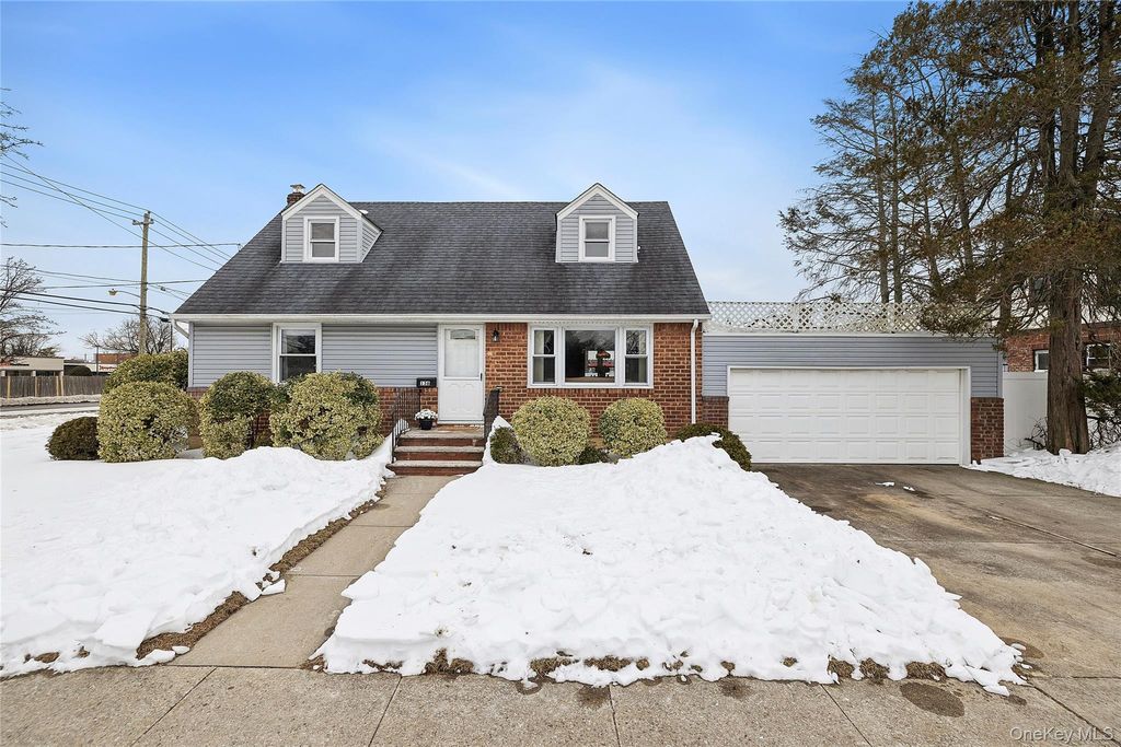 Photo of 136 3rd Street, New Hyde Park, NY 11040 (MLS # 909169)