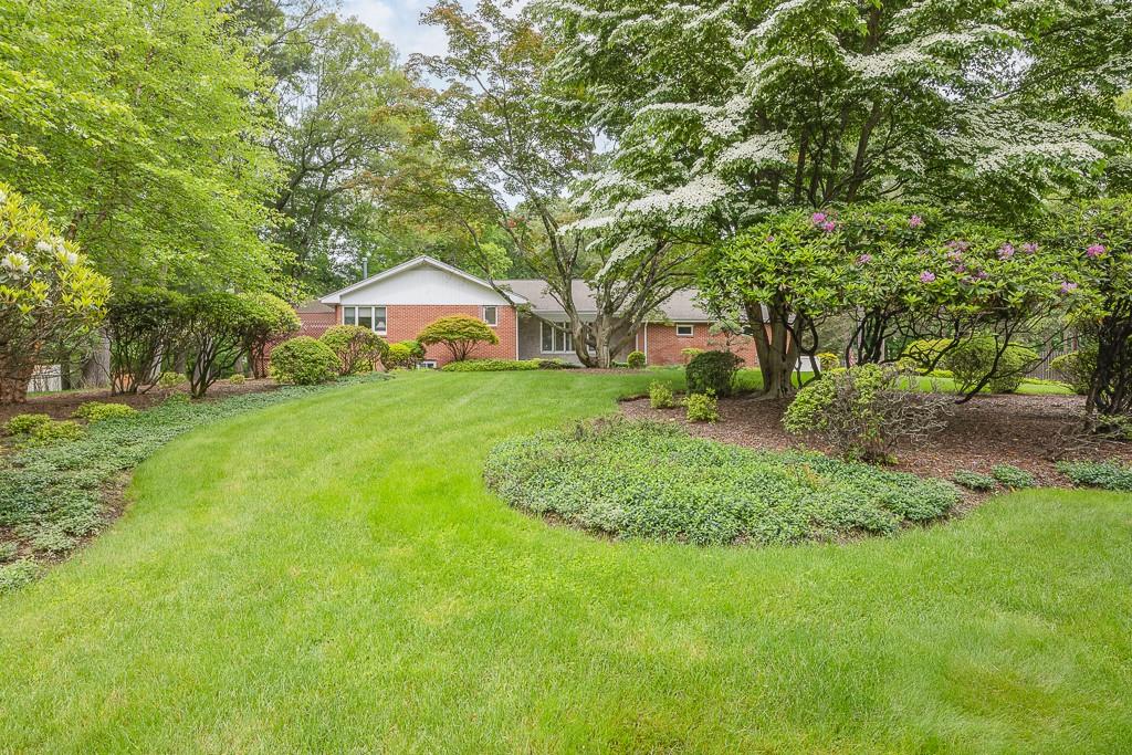 211 N Little Tor Road, New City, New York image 1