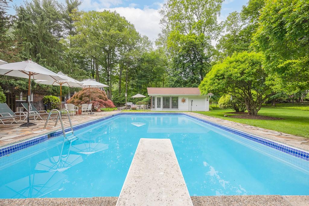 211 N Little Tor Road, New City, New York image 6