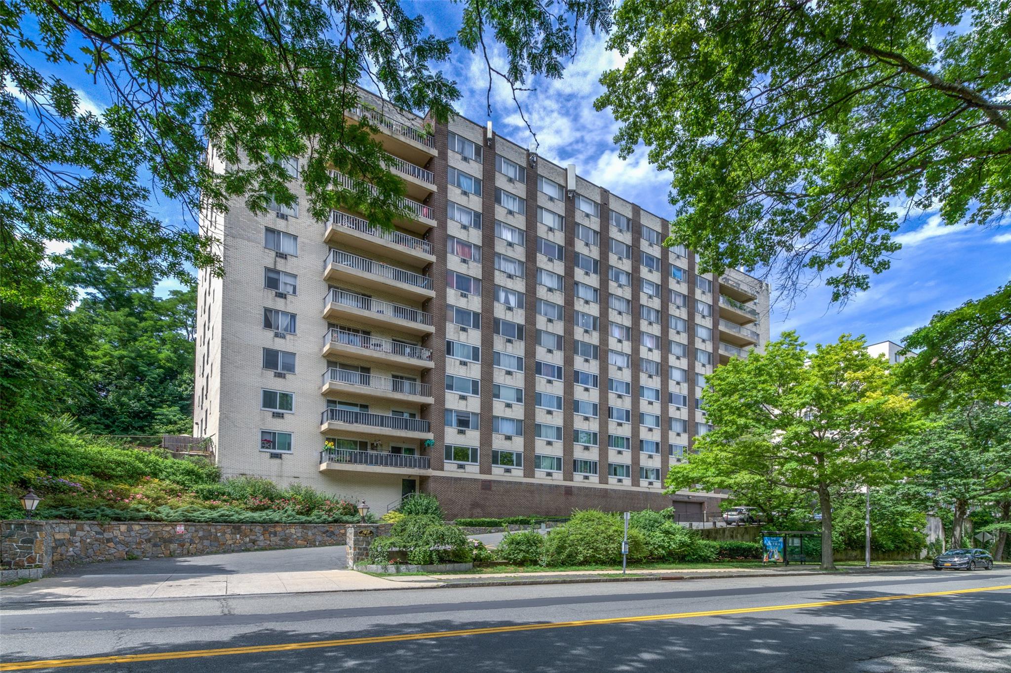 Rental Property at Lake Street 12-N North, White Plains, New York - Bedrooms: 2 
Bathrooms: 1  - $2,700 MO.