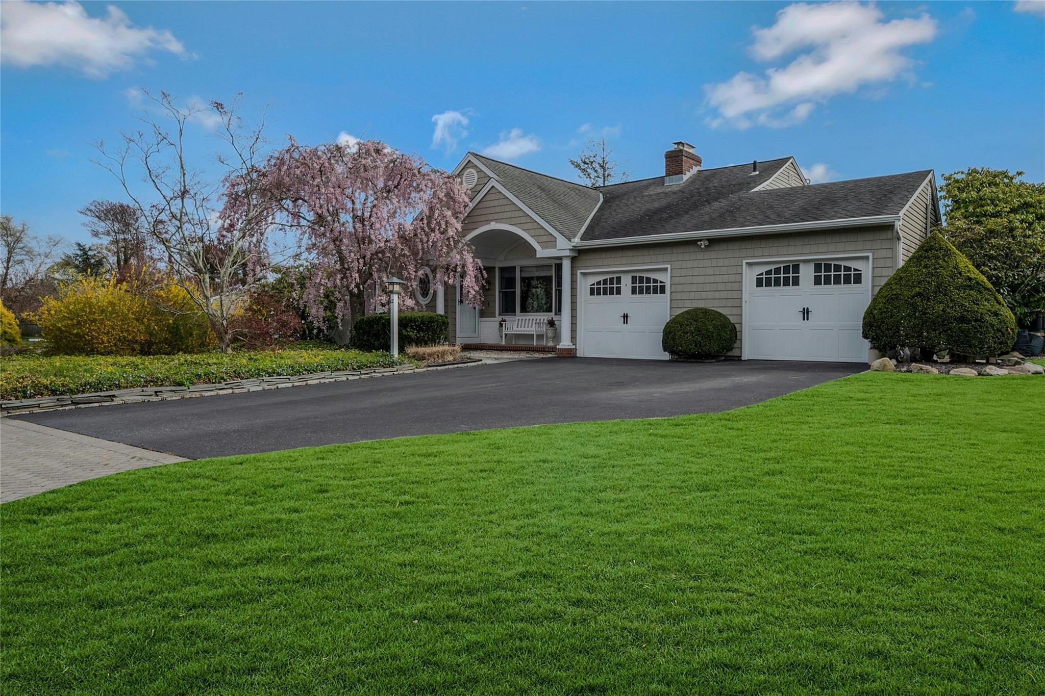 12 Wendover Road, Sayville, New York image 1