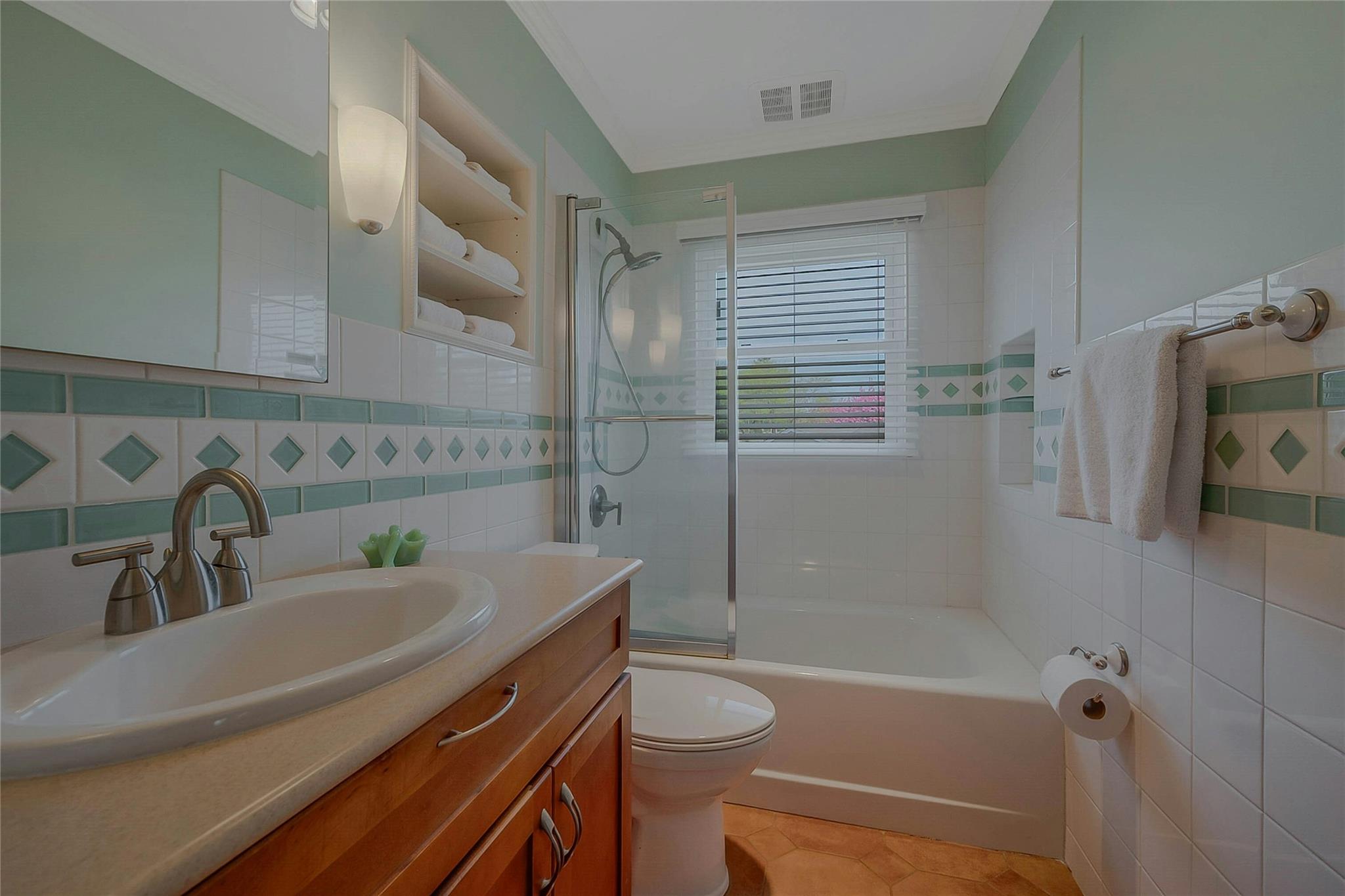 12 Wendover Road, Sayville, New York image 26