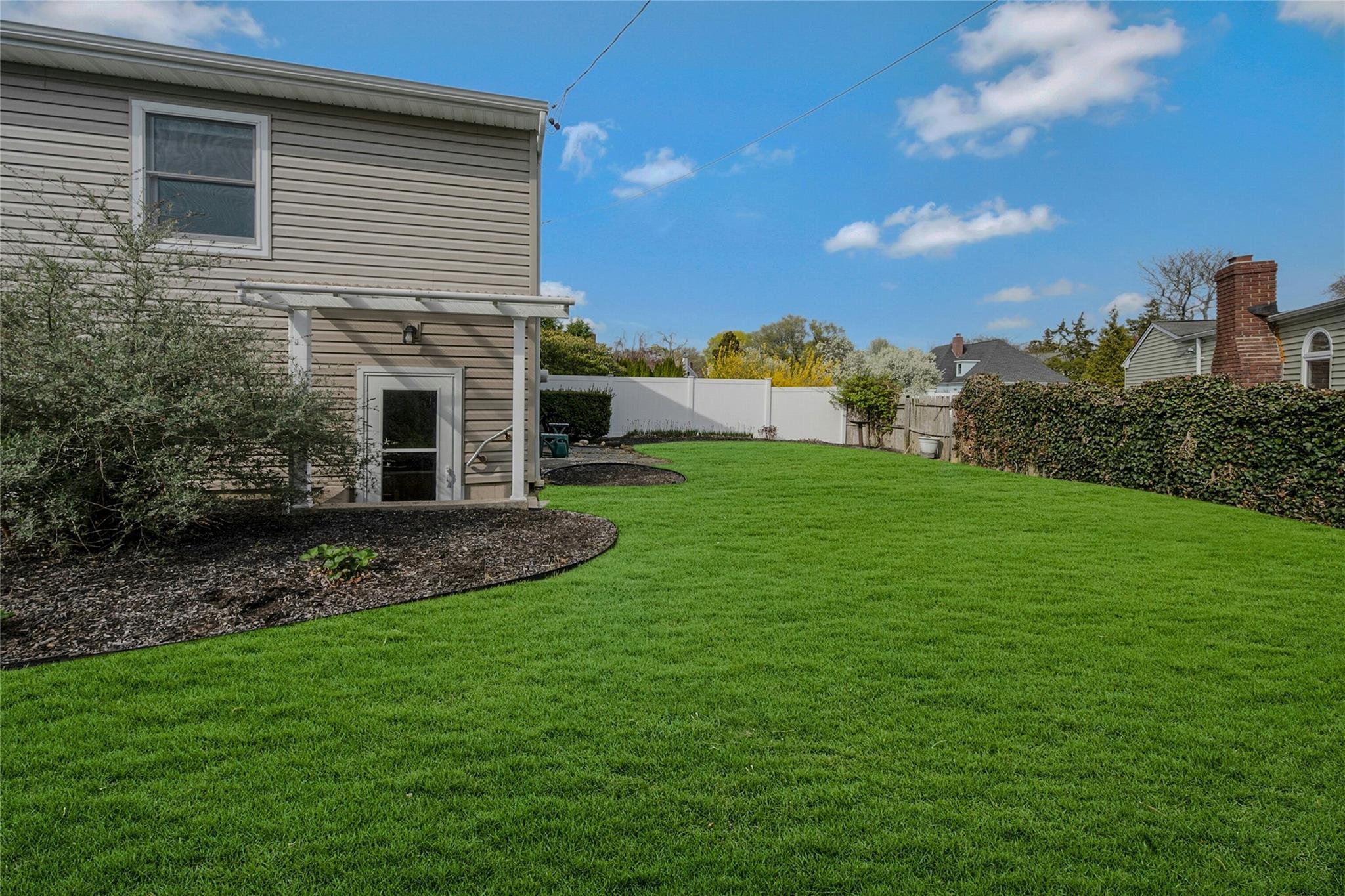 12 Wendover Road, Sayville, New York image 28