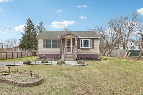 2 Moffatt Lane Chester NY 10918