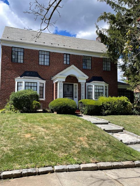 32-12 161st Street Flushing NY 11358