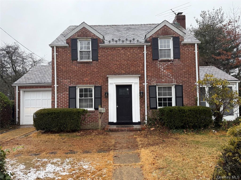 Photo of 9 Center Street, Glen Cove, NY 11542 (MLS # 946157)