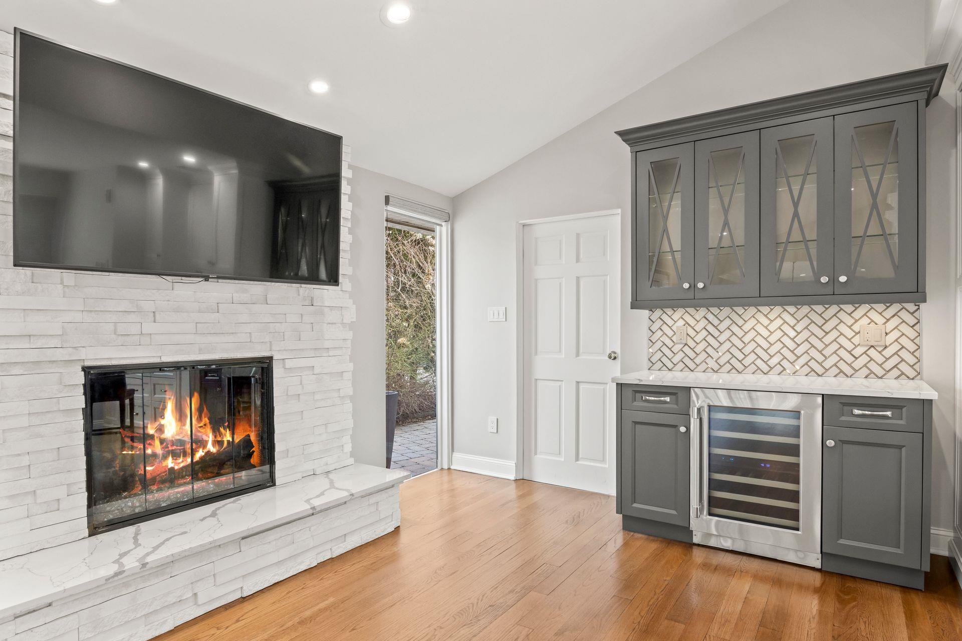 8 N Wildwood Drive, Dix Hills, New York image 18