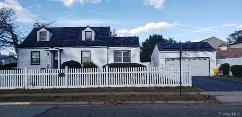 Photo of 12 Enness Avenue, Bethpage, NY 11714 (MLS # 930177)