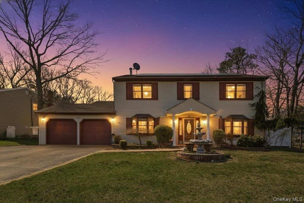 Photo of 4 Winding Lane, Islandia, NY 11749 (MLS # 987073)